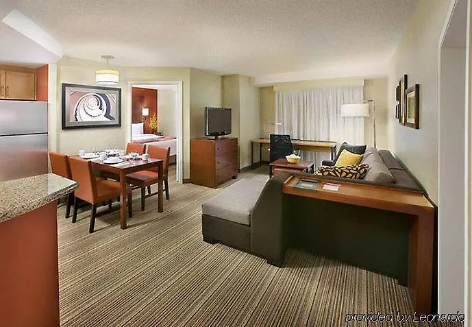 Hotel Courtyard By Marriott Calgary Airport 4*,