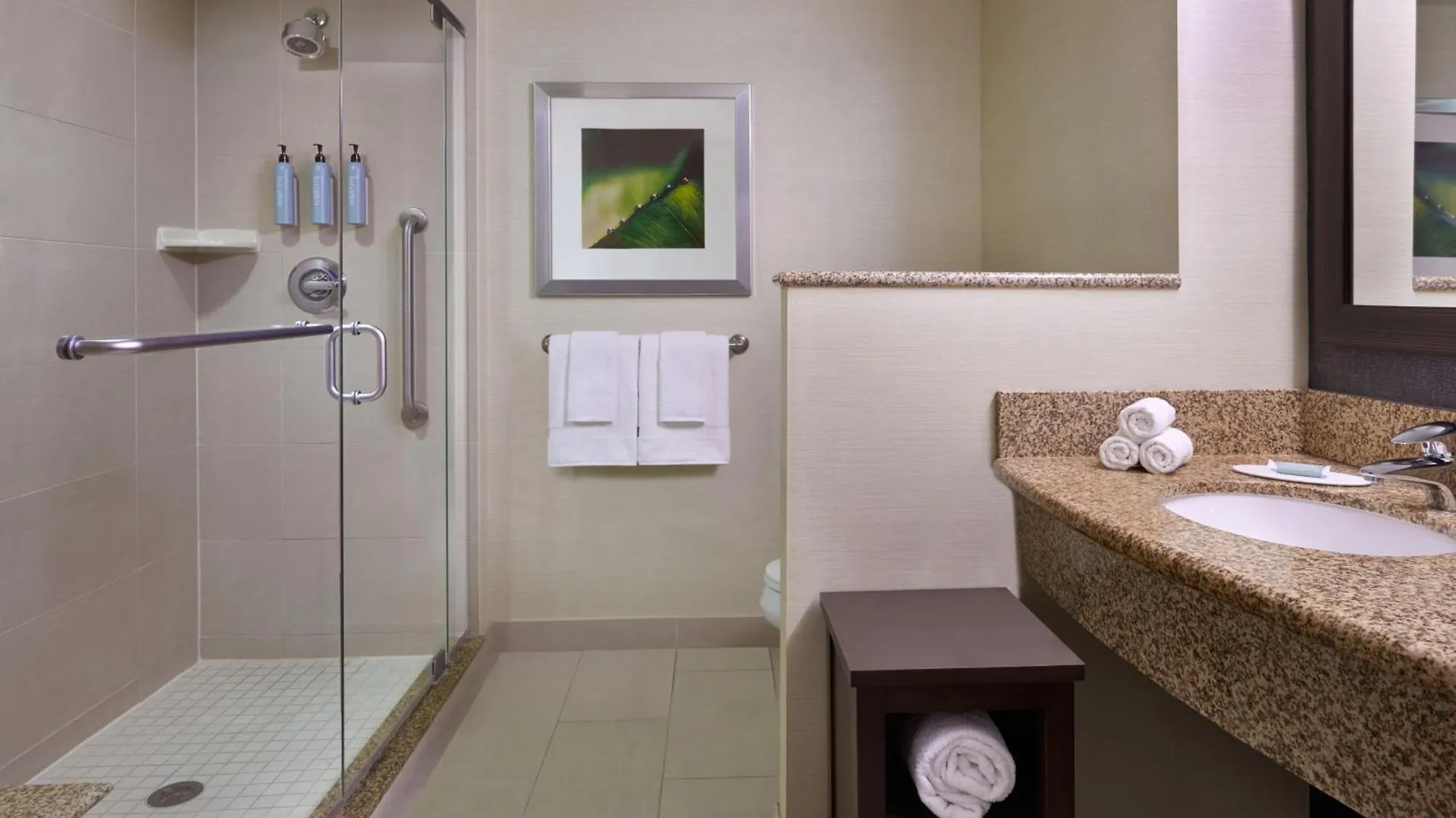 Courtyard By Marriott Calgary Airport Hotel