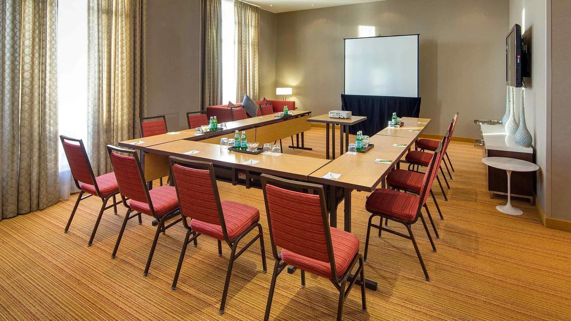 Courtyard By Marriott Calgary Airport Hotel Canada