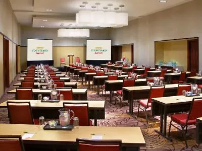 Courtyard By Marriott Calgary Airport Hotel