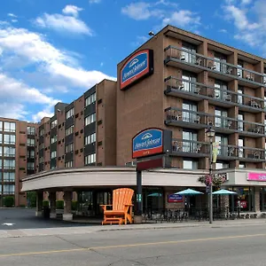 Hotel Howard Johnson Plaza By Wyndham By The Falls ***
